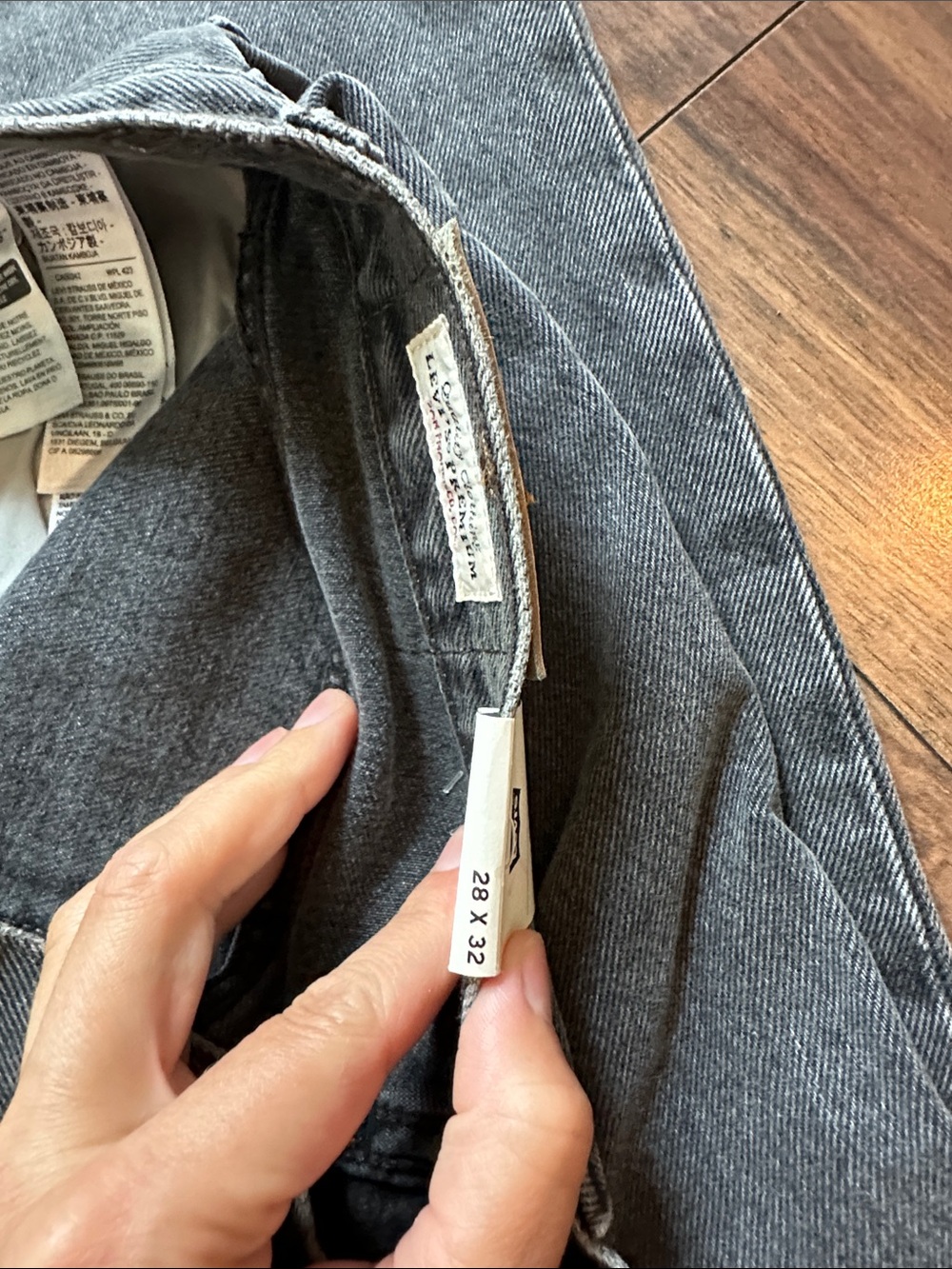 Levi's 501 90’s Straight Black/Grey Washed Jeans - Picture 5 of 8